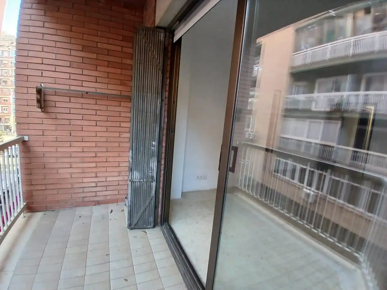 Terrassa de Pis en venda en Barcelona amb Balcó