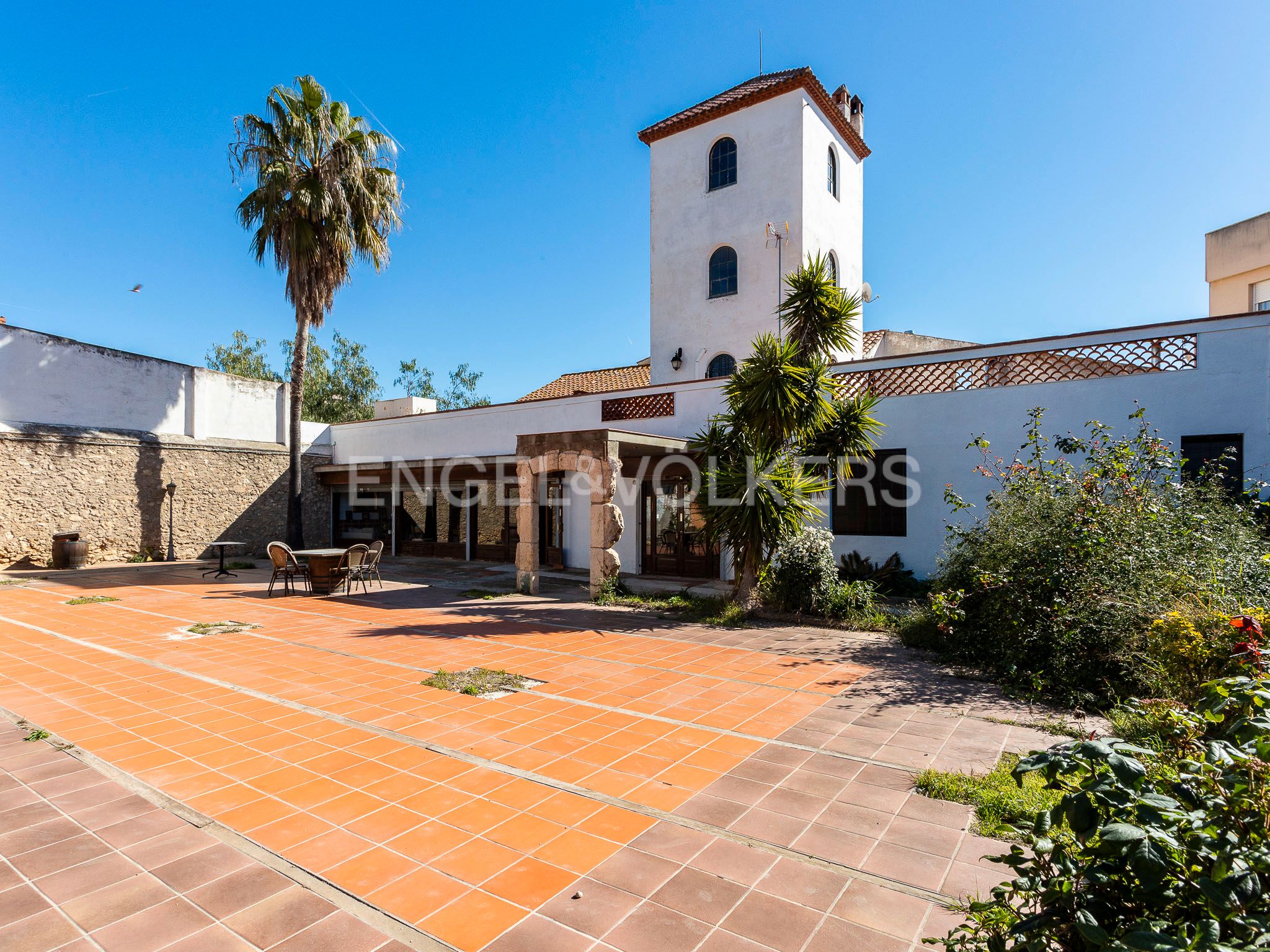 Exterior view of Building for sale in La Secuita
