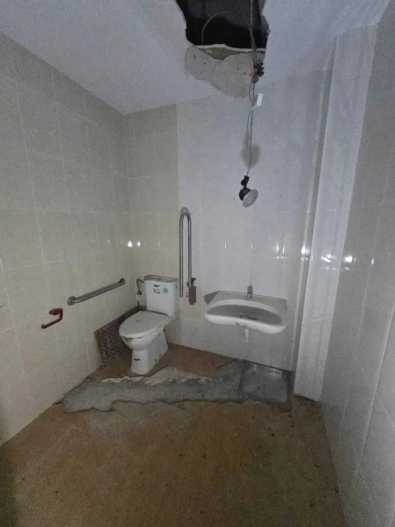 Baño de Local en venta en Coslada con Aire acondicionado