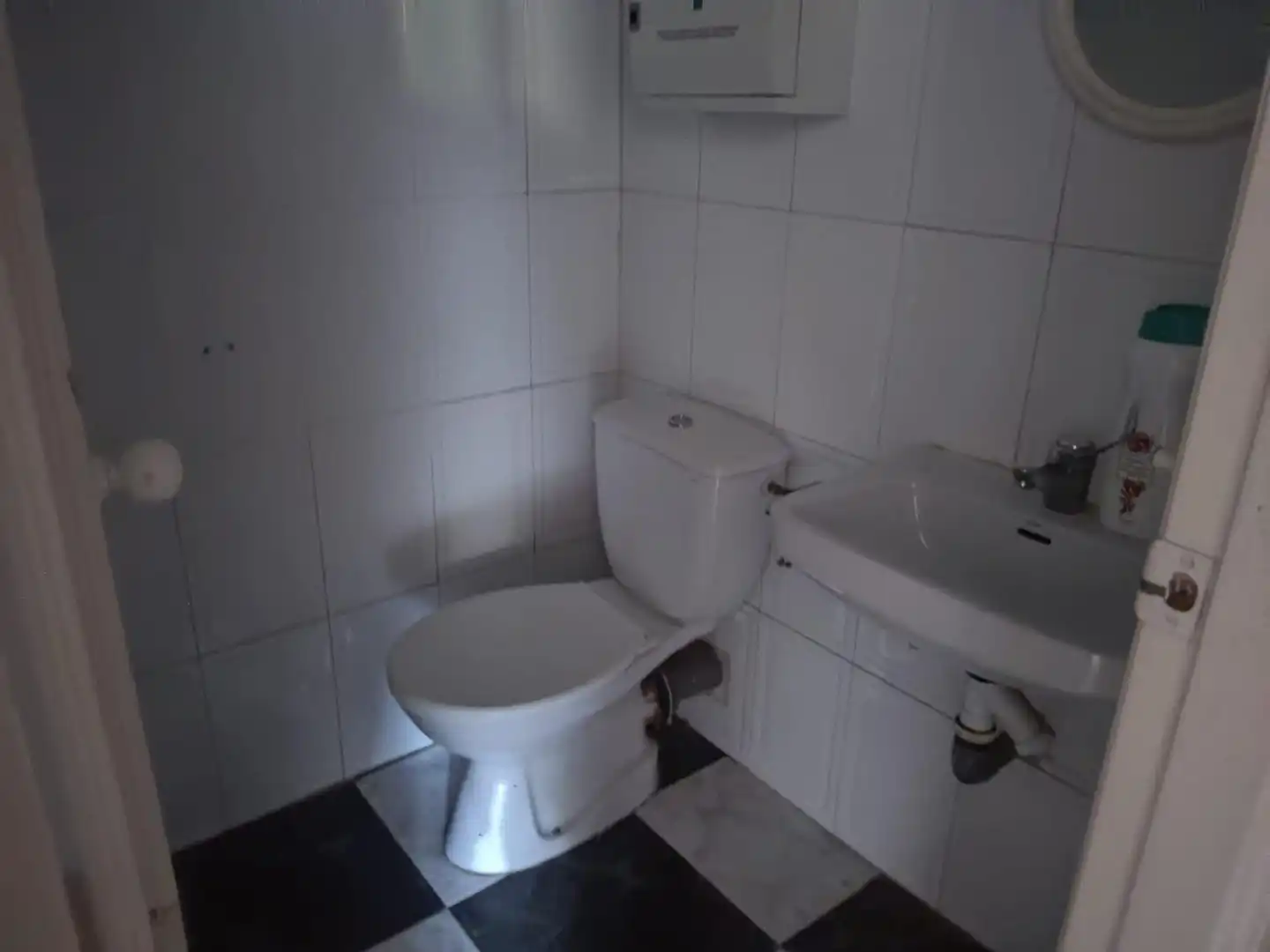 Bathroom of Commercial properties for rent in Granada  with Air Conditioner