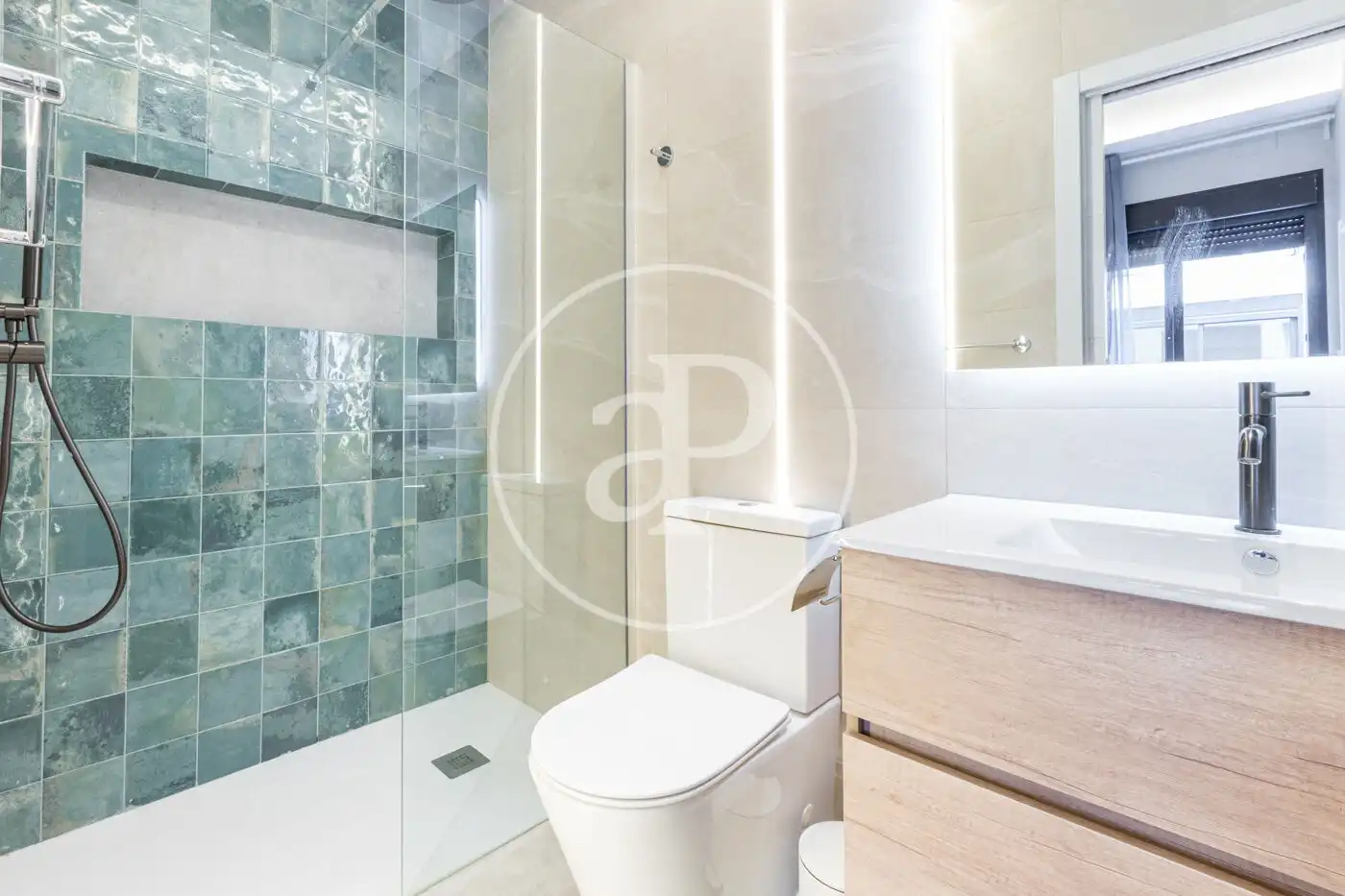 Badezimmer von Maisonette zum Verkauf in Valencia mit Klimaanlage, Heizung und Privatgarten