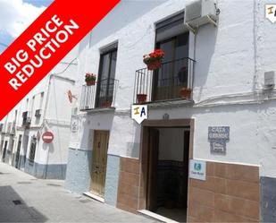 Exterior view of Single-family semi-detached for sale in Alcalá la Real  with Air Conditioner, Storage room and Furnished