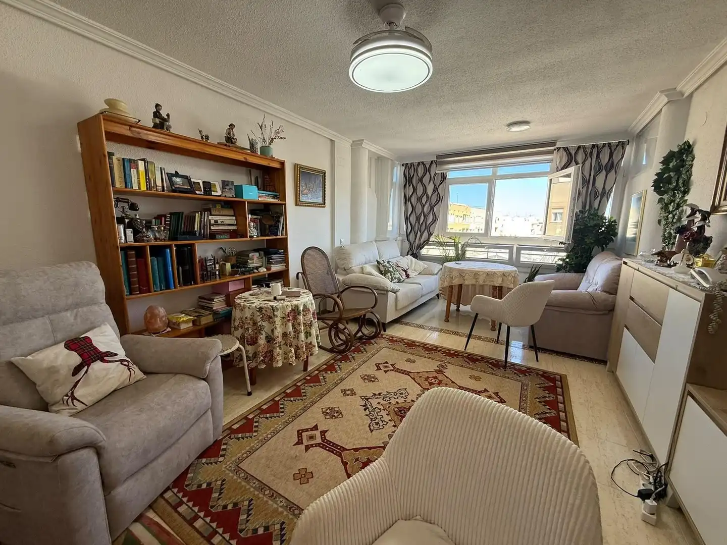 Sala de estar de Piso en venta en Guardamar del Segura con Trastero y Amueblado