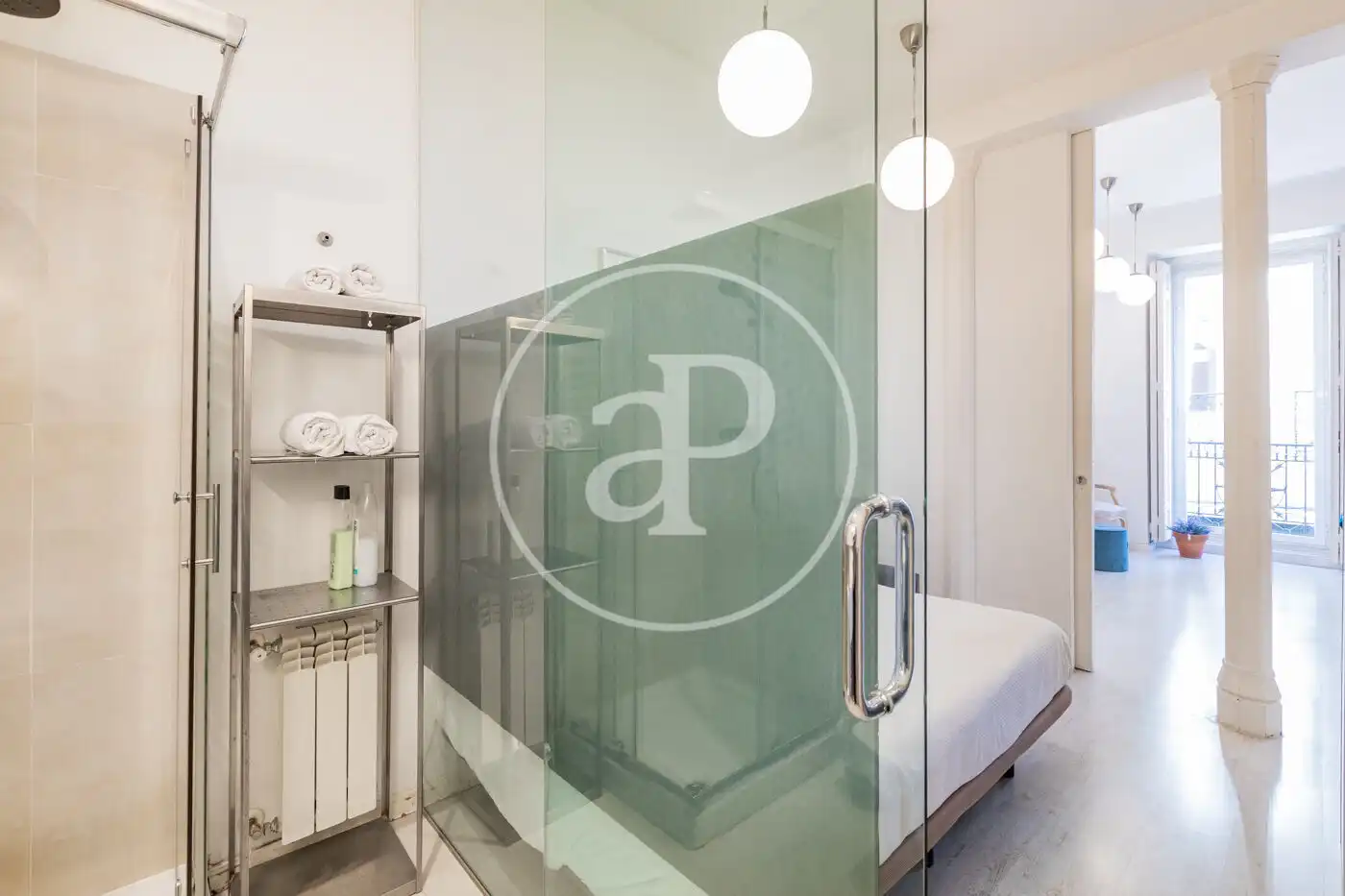 Bathroom of Flat for rent in Madrid  with Air Conditioner, Heating and Furnished
