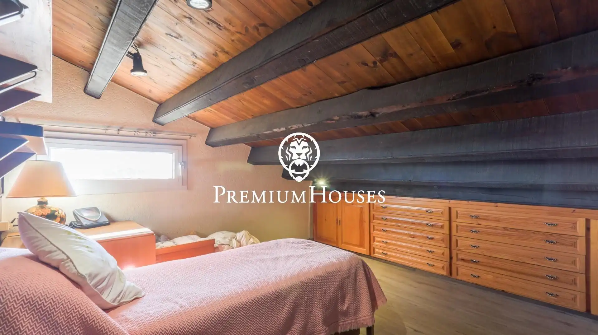 Habitación de Casa o chalet en venta en Mataró con Aire acondicionado, Calefacción y Jardín privado