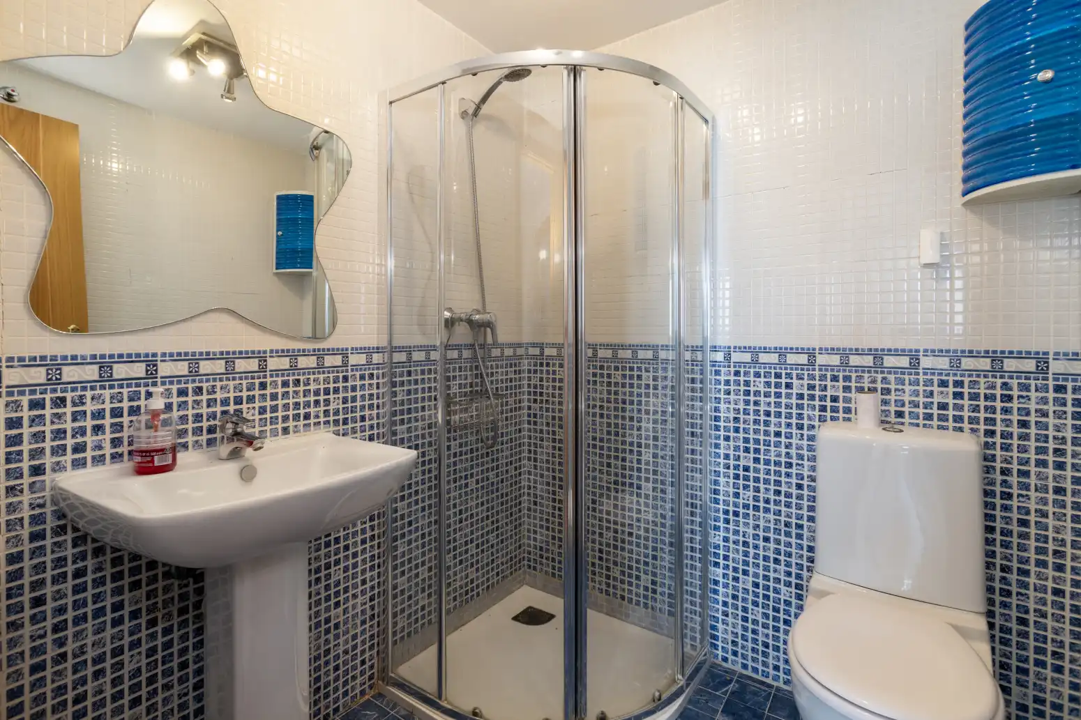 Baño de Piso en venta en Benalmádena con Aire acondicionado, Calefacción y Jardín privado