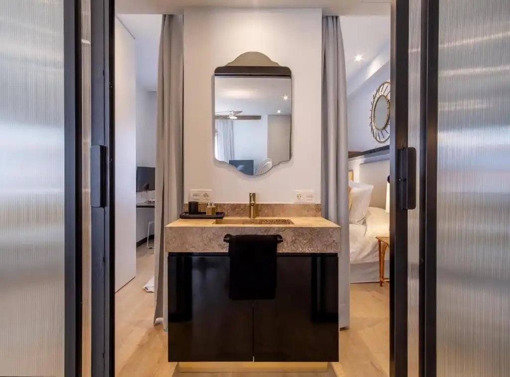 Bathroom of Flat for rent in Sant Boi de Llobregat  with Air Conditioner, Furnished and TV