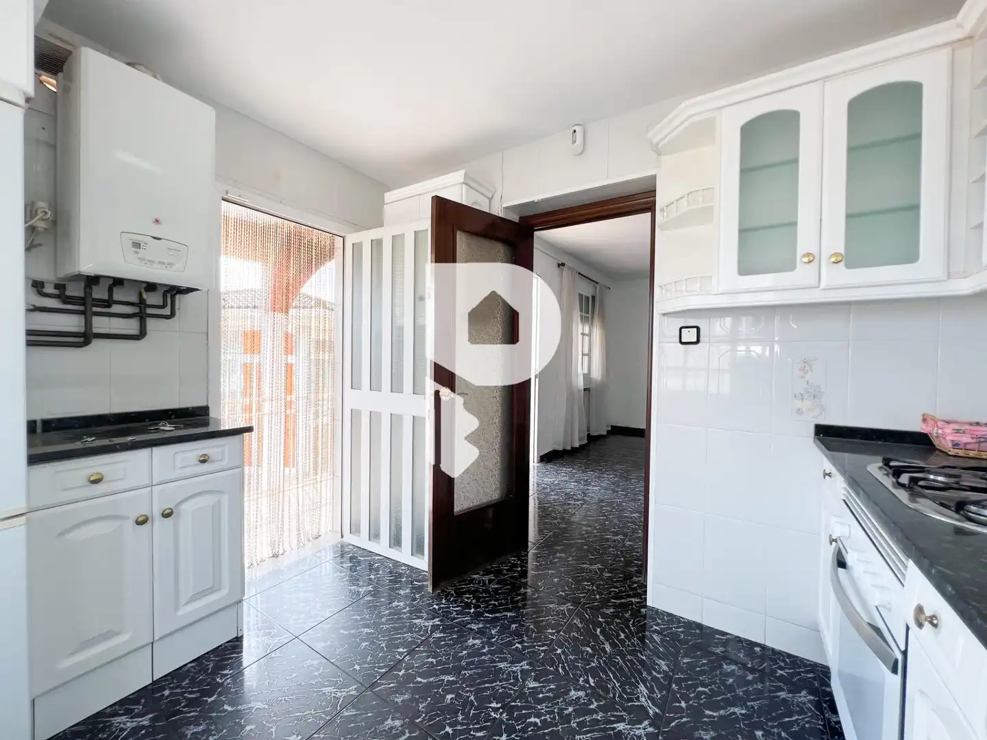 Cocina de Casa o chalet en venta en Sant Boi de Llobregat con Calefacción, Jardín privado y Terraza