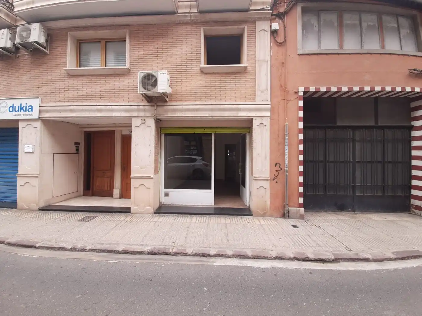 Business premises for sale in Casc Urbà