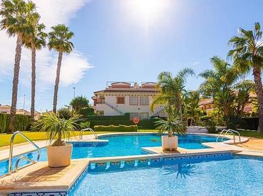 Penthouse with balcony for sale in Orihuela Costa