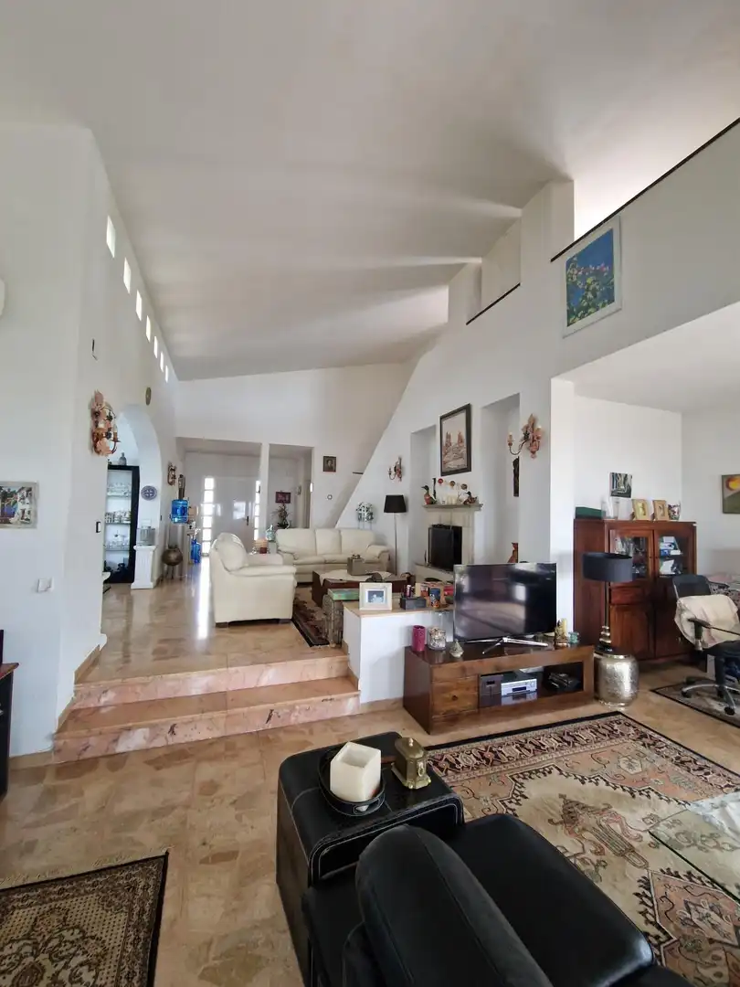 Sala d'estar de Casa o xalet en venda en Mont-roig del Camp amb Aire condicionat, Jardí privat i Terrassa