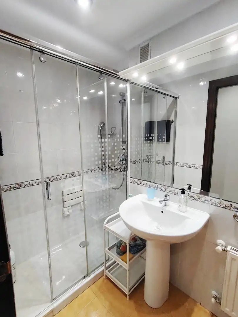Bathroom of Flat for sale in Gijón   with Heating, Parquet flooring and Terrace