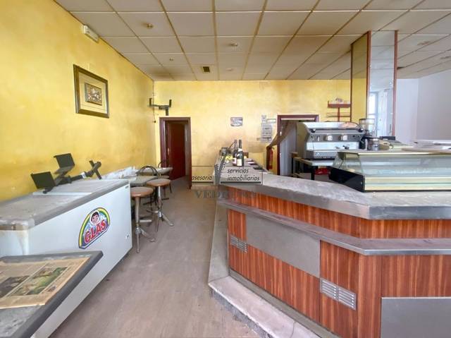 Local comercial en Venta en Calle Cosme Blasco en Universidad San Francisco