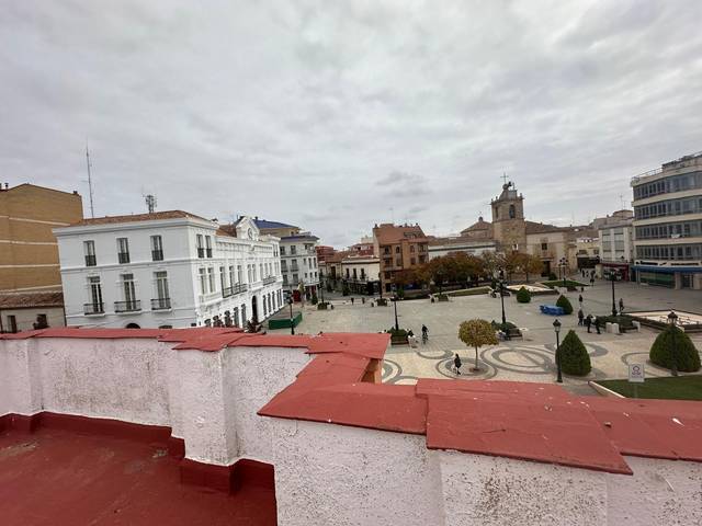 Casa adosada en Venta en Plaza España en Tomelloso