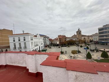 Casa pareada con balcón en venta en Plaza España