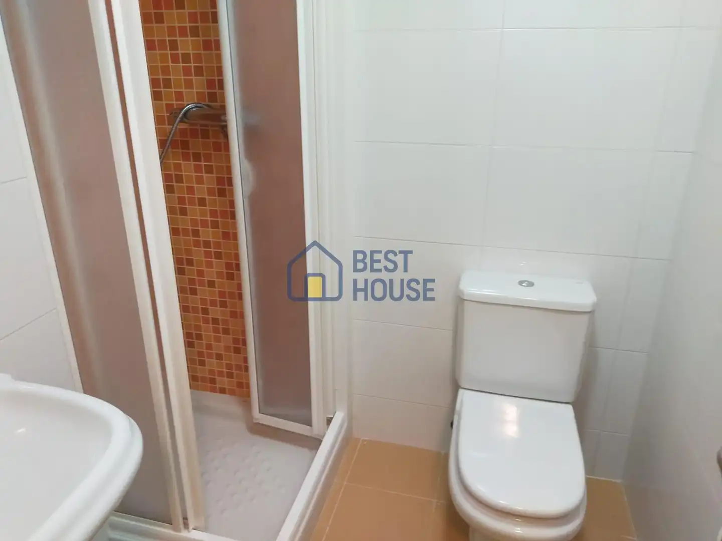 Baño de Apartamento de alquiler en León Capital  con Calefacción y Trastero