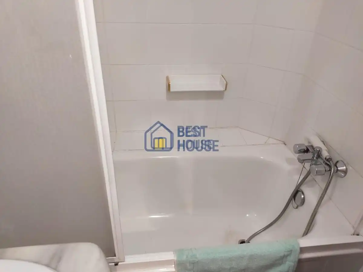 Bathroom of Apartments for rent in San Andrés del Rabanedo  with Heating, Parquet flooring and Furnished