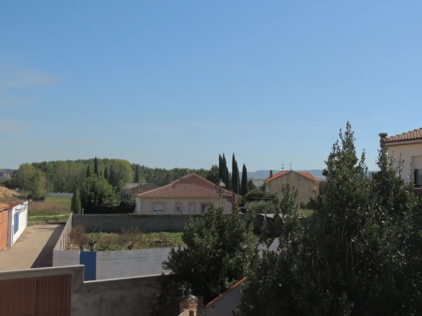 Vista exterior de Casa adosada en venta en Yunquera de Henares con Terraza y Balcón