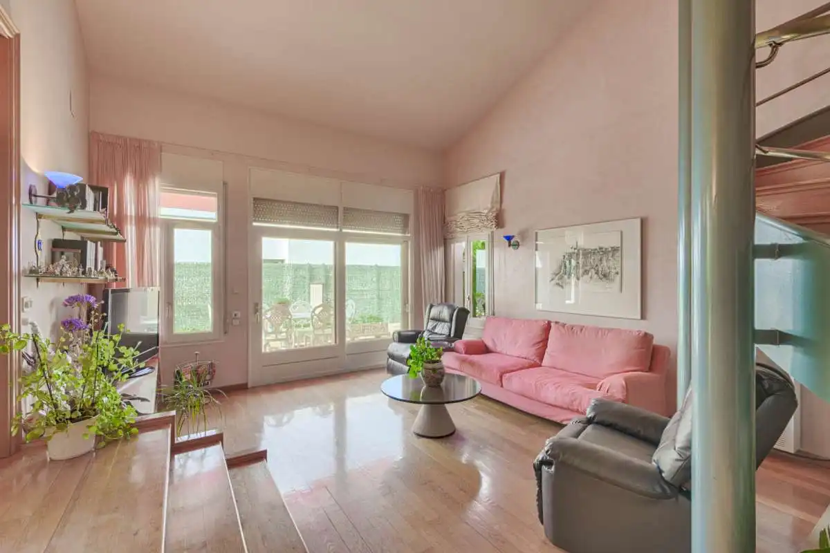 Sala d'estar de Casa o xalet en venda en Roses amb Jardí privat