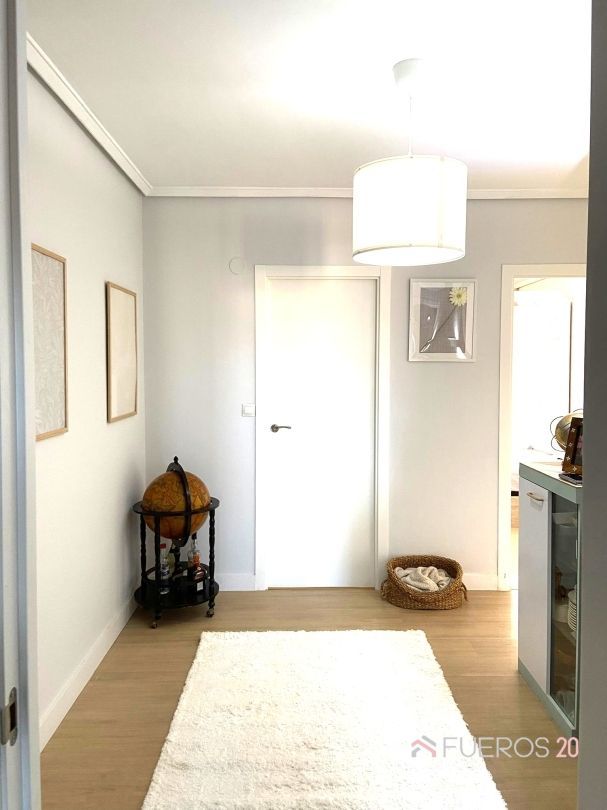 Dormitori de Pis en venda en Barakaldo  amb Calefacció, Terrassa i Traster