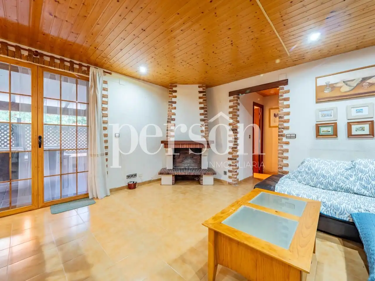 Sala d'estar de Casa o xalet en venda en Paterna amb Aire condicionat, Terrassa i Moblat