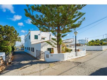 Country house with garden for sale in Sant Lluís - S'Ullestrar - Torret