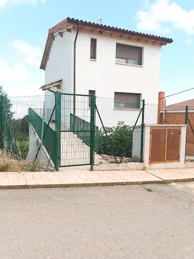 Vista exterior de Casa o xalet en venda en Ocón amb Calefacció, Terrassa i Traster