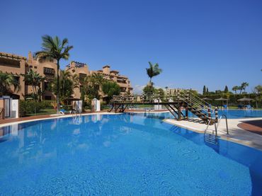 Penthouse mit Balkon zum Verkauf in Estepona Pueblo