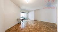 Living room of Flat to rent in  Madrid Capital  with Air Conditioner, Heating and Parquet flooring