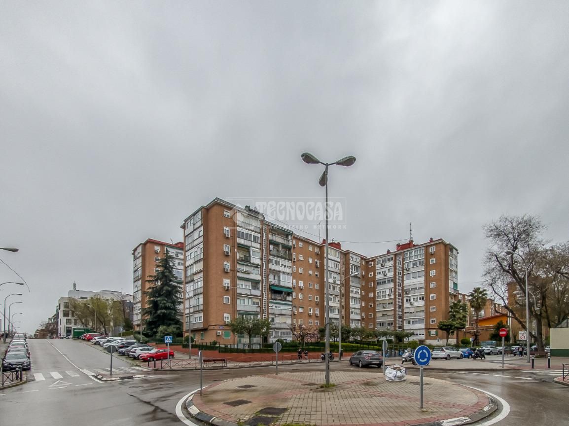 Vista exterior de Pis en venda en  Madrid Capital amb Calefacció