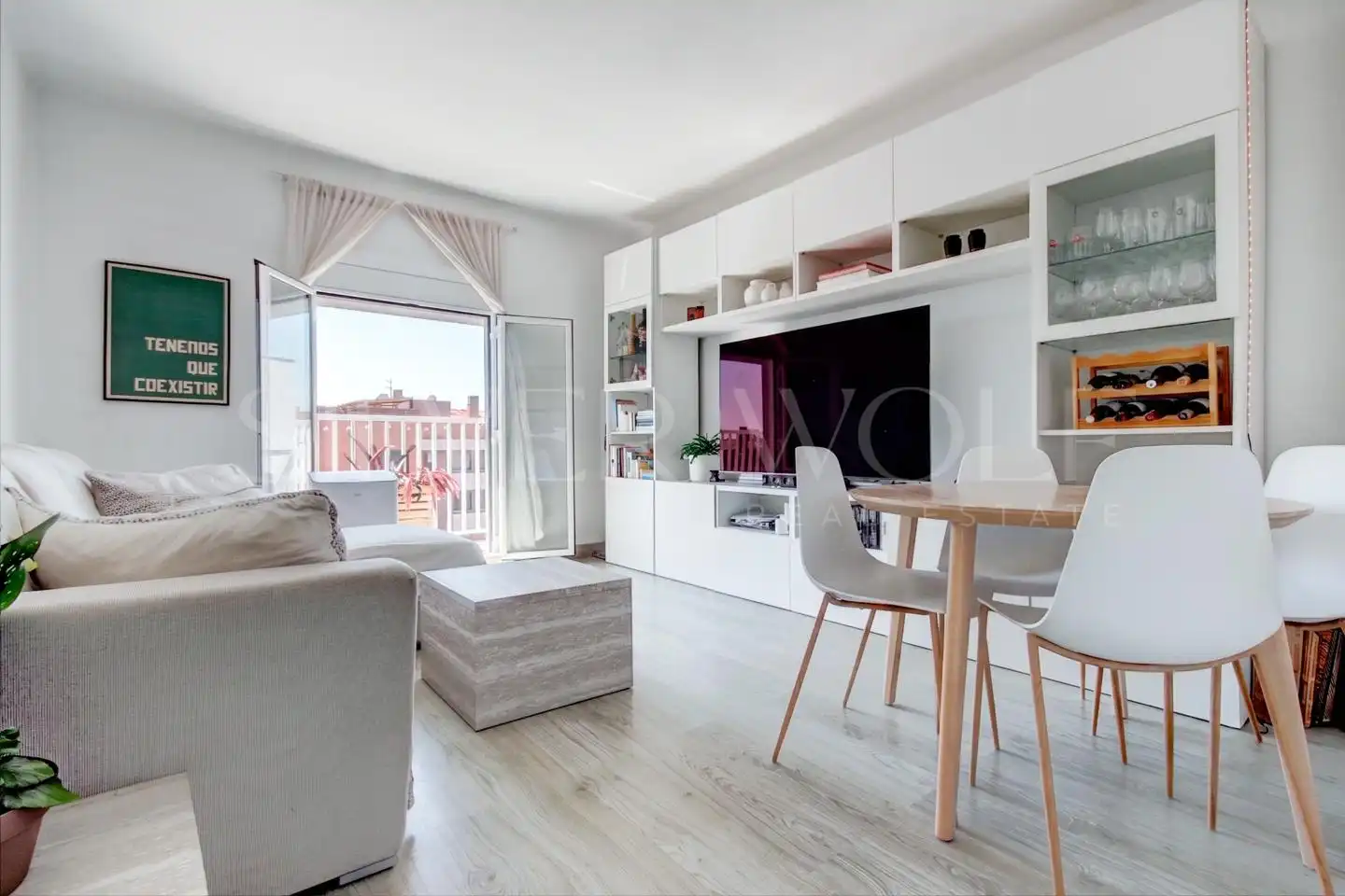 Sala de estar de Piso en venta en Vilanova i la Geltrú con Calefacción, Parquet y Balcón