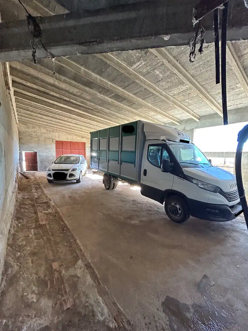 Parkplatz von Fabrikhallen zur Miete in Roda de Eresma