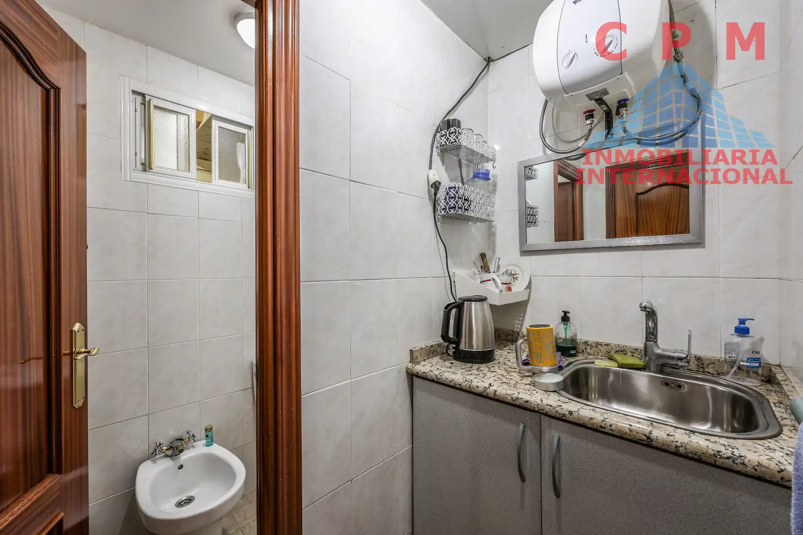 Bany de Local de lloguer en Madrid amb Aire condicionat, Calefacció i Parquet