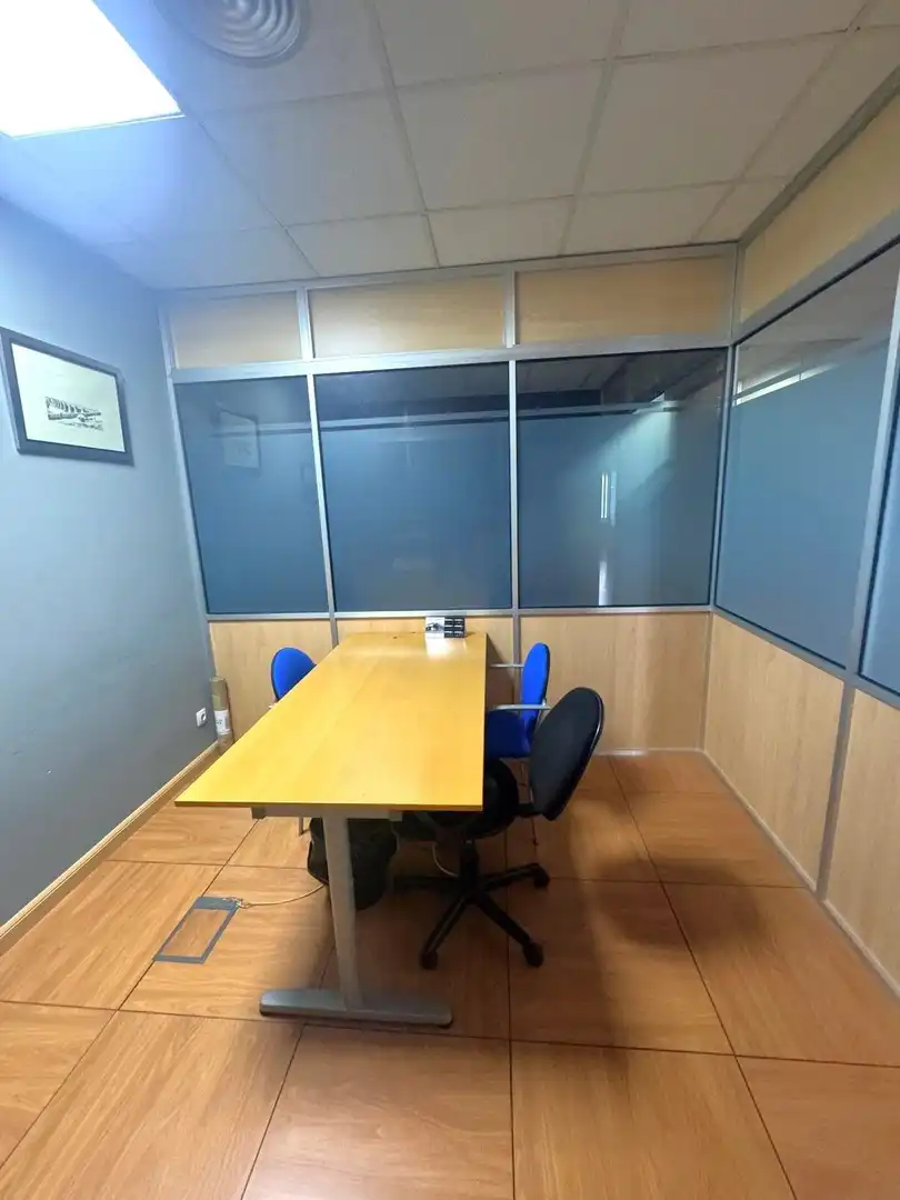 Büro zur Miete in Meco mit Klimaanlage und Möbliert