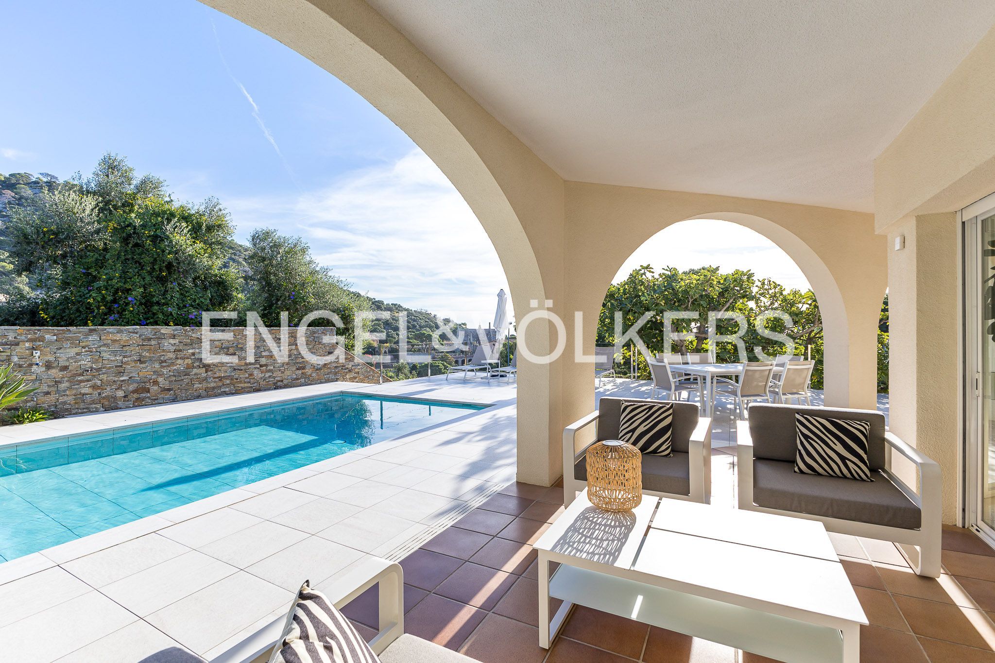 Terrace of House or chalet for sale in Sitges  with Air Conditioner, Heating and Private garden