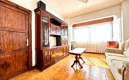 Dormitori de Pis en venda en Basauri  amb Balcó