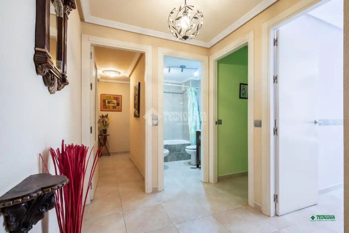 Piso en venta en Almería con Amueblado