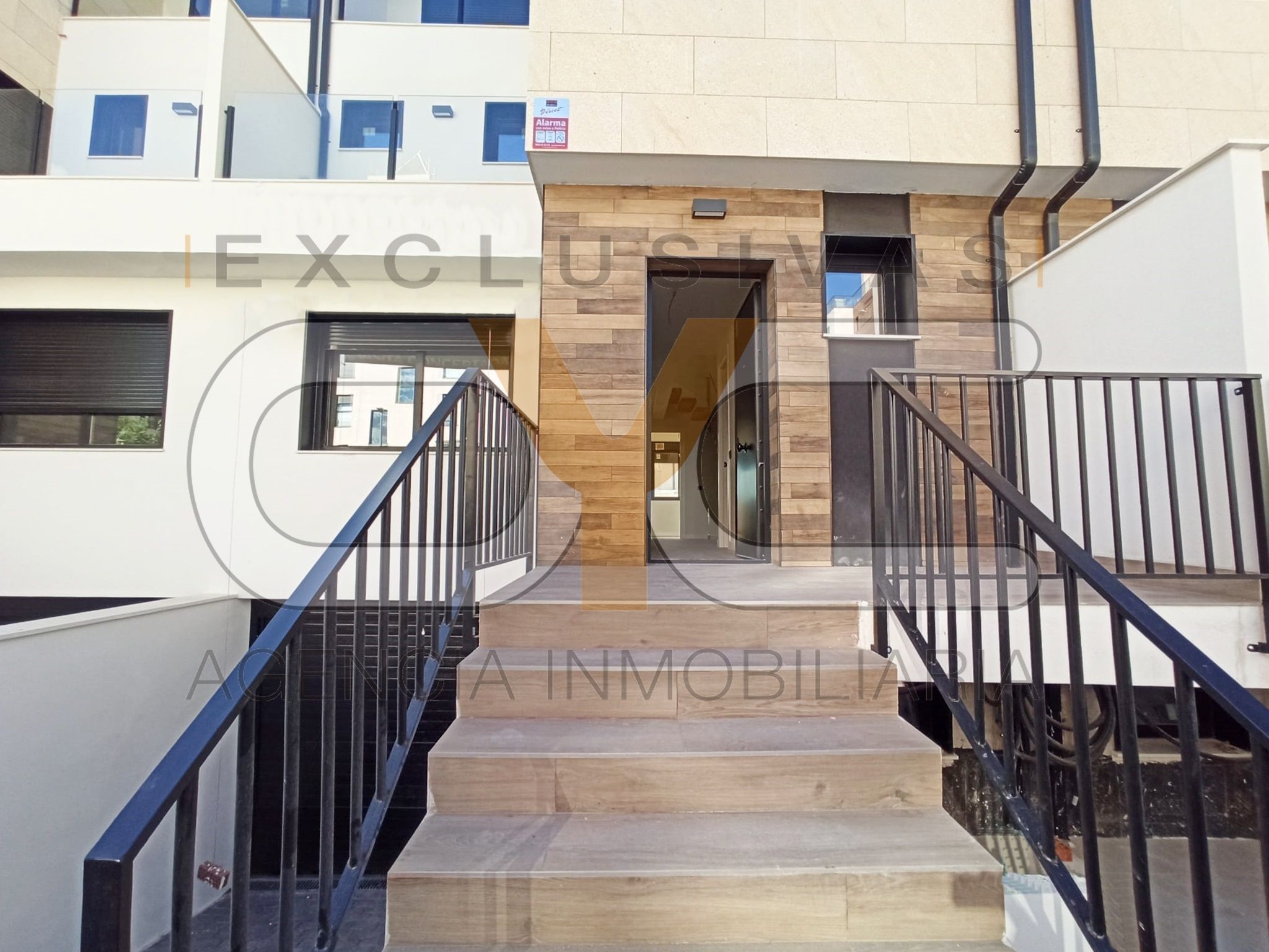 Terrassa de Casa adosada en venda en Fuenlabrada amb Calefacció, Jardí privat i Terrassa
