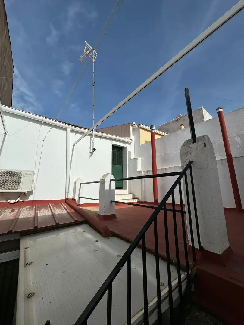 Vista exterior de Casa o chalet en venta en Monterrubio de la Serena con Amueblado