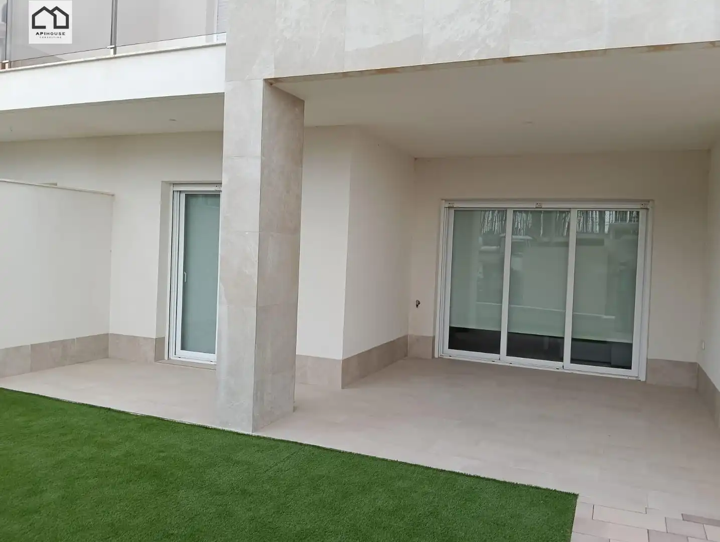 Terrassa de Casa o xalet en venda en Guardamar del Segura amb Aire condicionat, Jardí privat i Terrassa