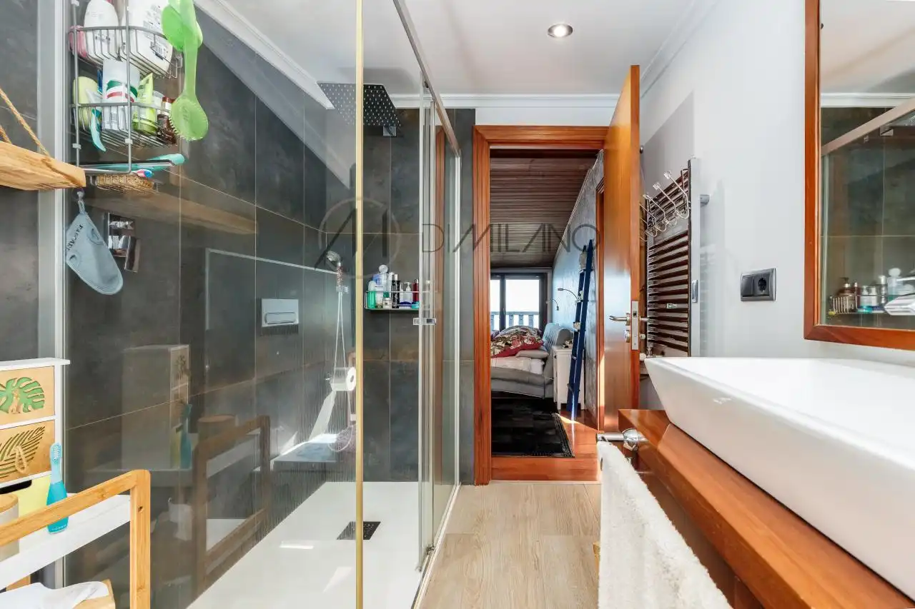 Baño de Casa o chalet en venta en Nigrán con Calefacción, Jardín privado y Parquet
