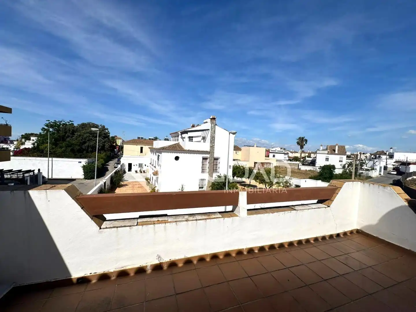 Vista exterior de Dúplex en venda en Sanlúcar de Barrameda amb Terrassa, Traster i Piscina comunitària