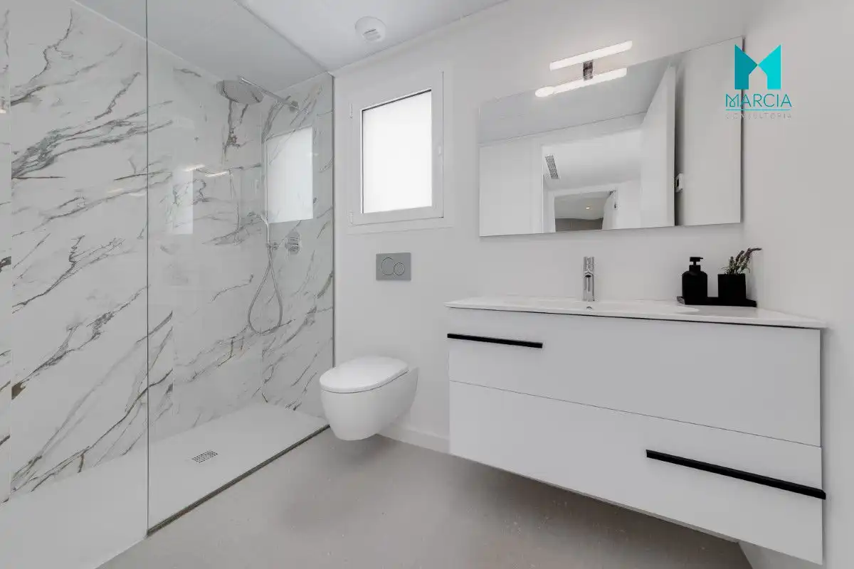 Bathroom of Houses for sale in El Campello  with Private garden, Terrace and Swimming Pool