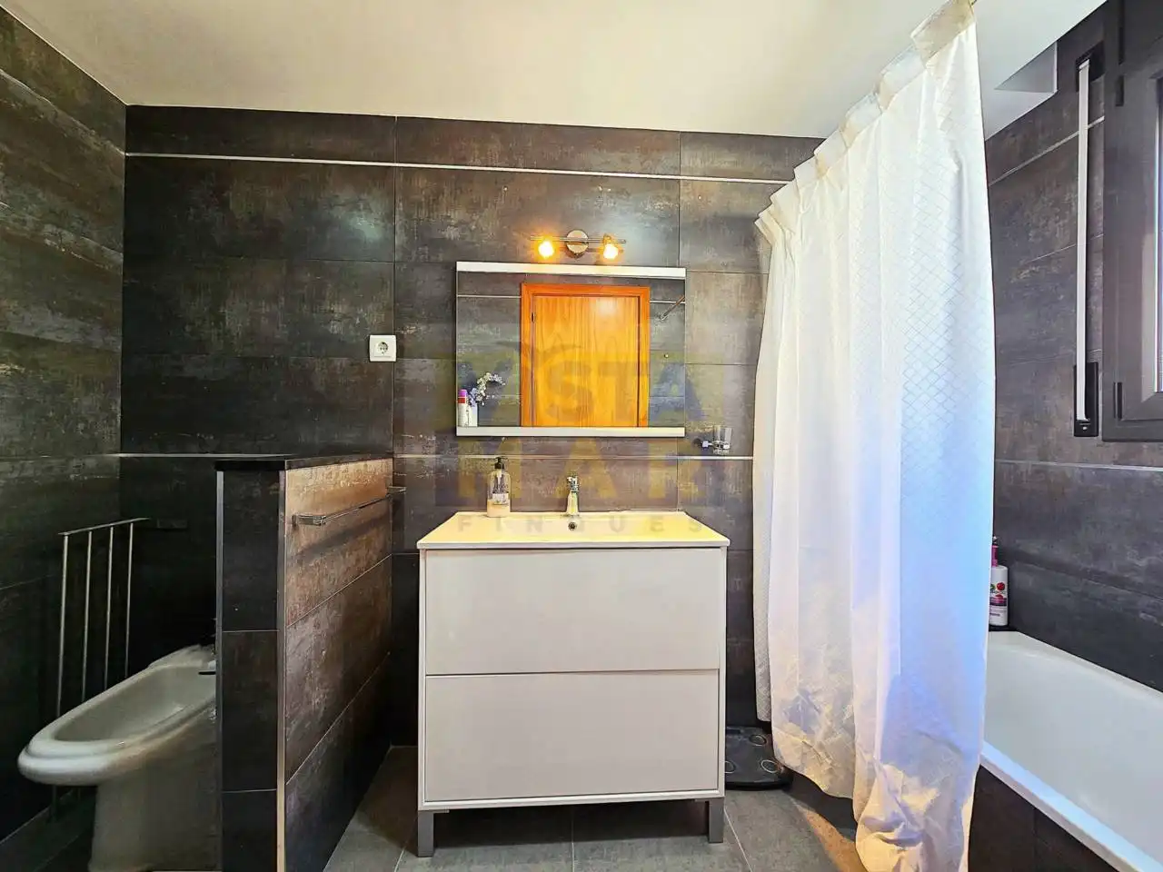 Casa adosada en venta en Marítim