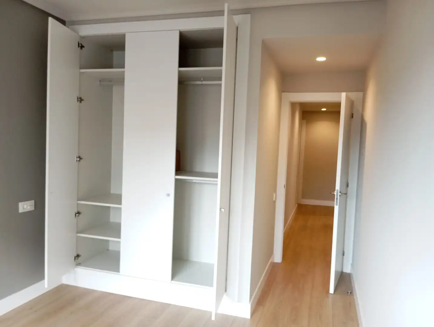 Bedroom of Flat for rent in Oviedo   with Heating