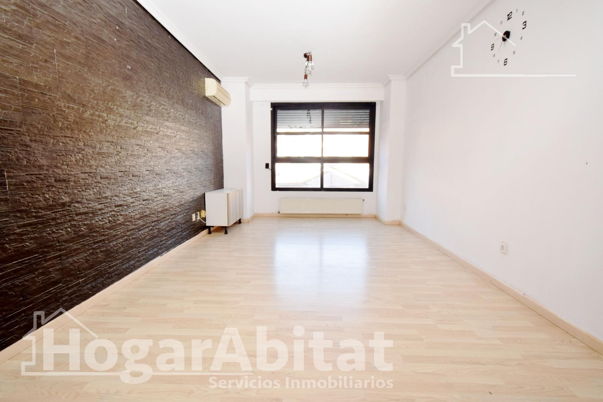 Sala d'estar de Pis en venda en  Valencia Capital amb Aire condicionat i Calefacció
