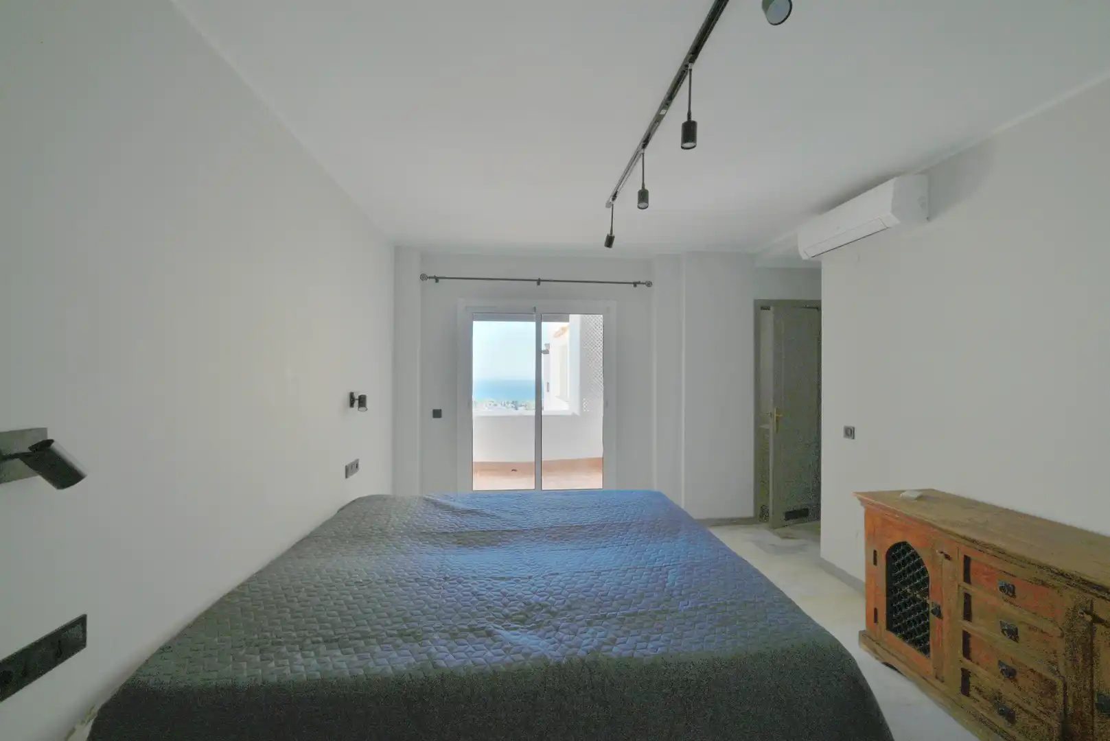 Apartament amb piscina en venda a Calahonda, imagen 9