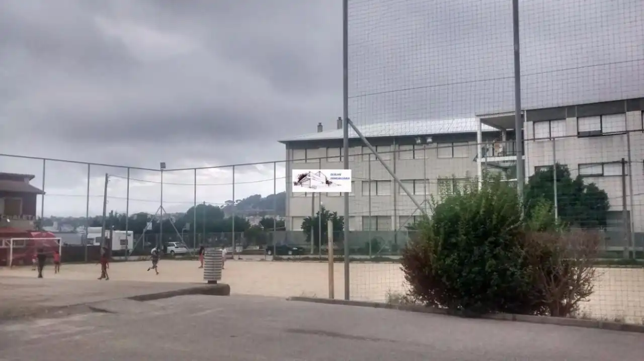 Exterior view of Commercial properties for rent in Cangas 