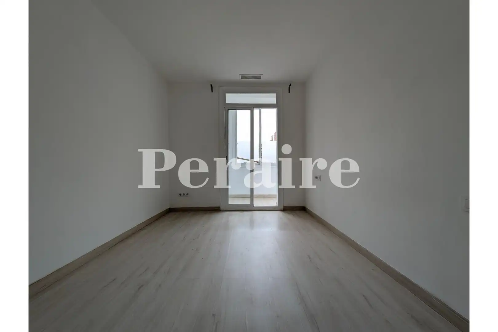 Flat with terrace to rent in Calle Rocafort 80, imagen 7