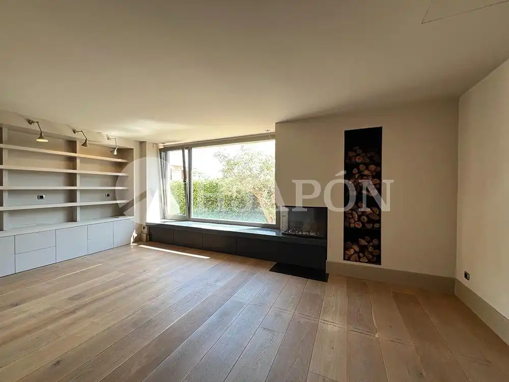Sala de estar de Casa o chalet en venta en Alella con Aire acondicionado, Calefacción y Jardín privado